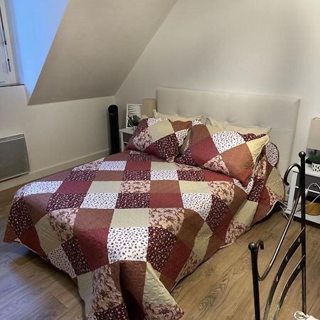 Studio Lumineux De 35M2 Au Coeur De Solesmes Bagian luar foto